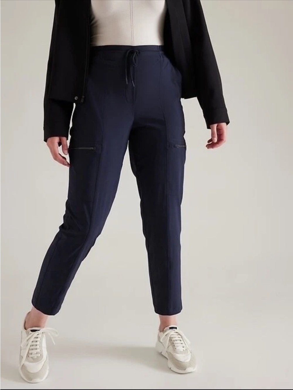 Athleta Women's 4 High Road Cargo Pant Navy Blue 782659 Zip Pockets Athleisure